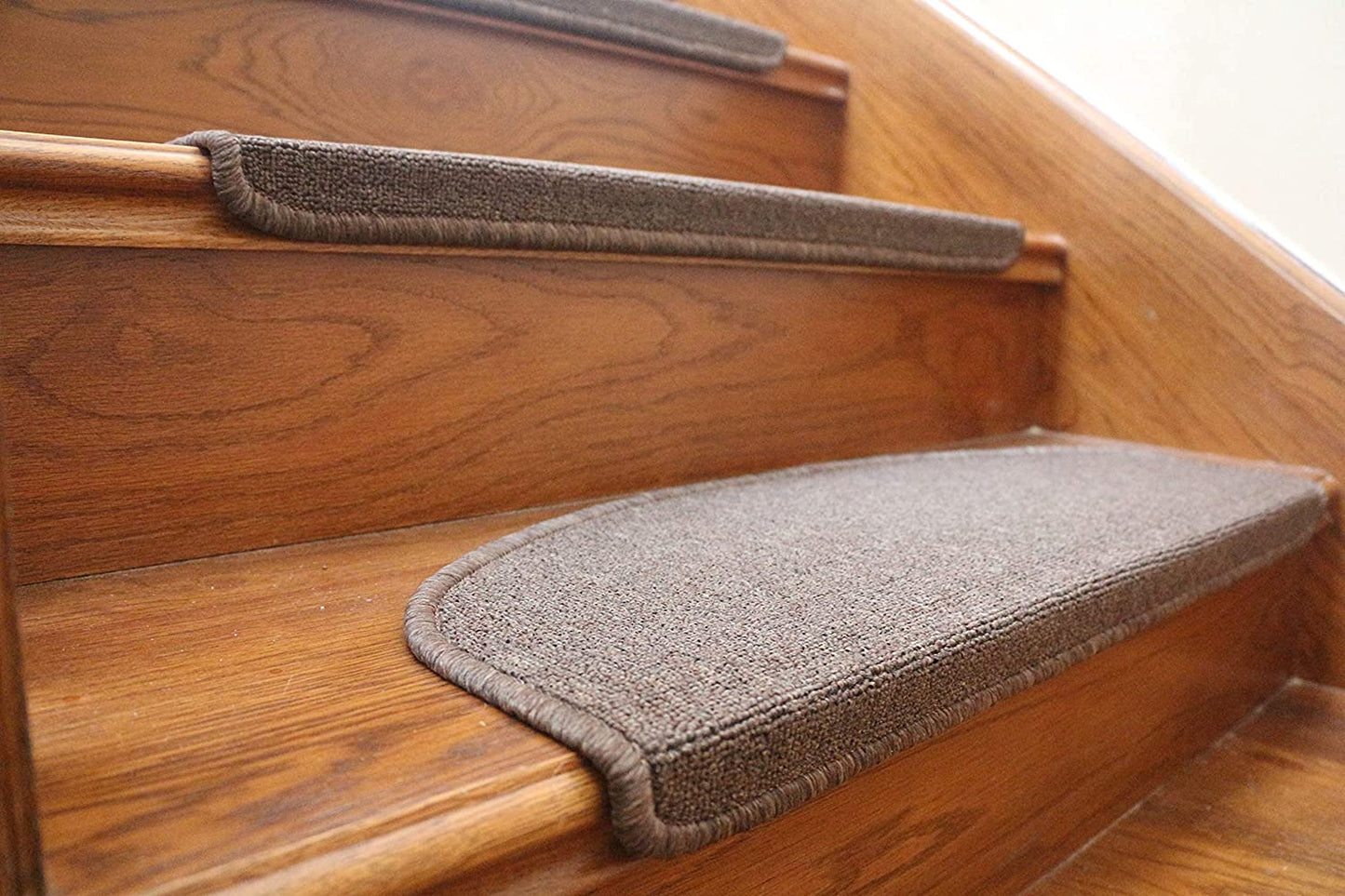8.7’’x26’’ 13 Packs Stair Treads Carpet Non-Slip Mats Stair Rug（Brown）
